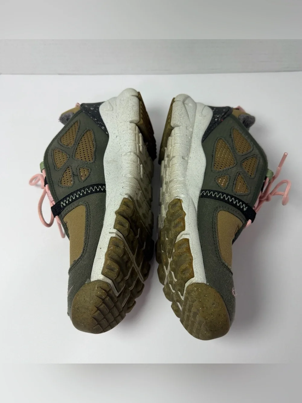 Nike Free Terra Vista Sneakers